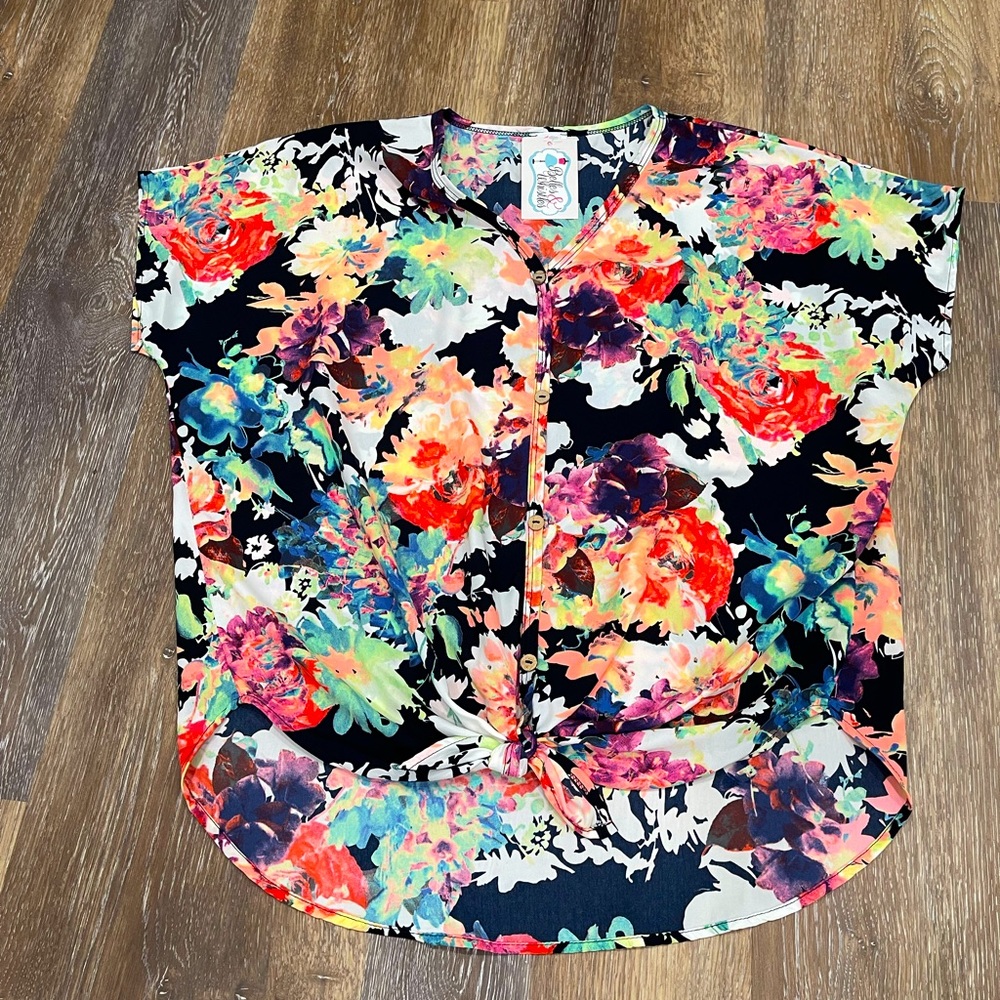 Wanna B, tie front top Sz S